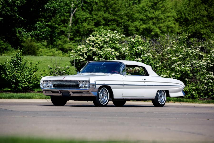  Oldsmobile Super 88 Convertible (3567) 1961 года  (фото 1 из 17)